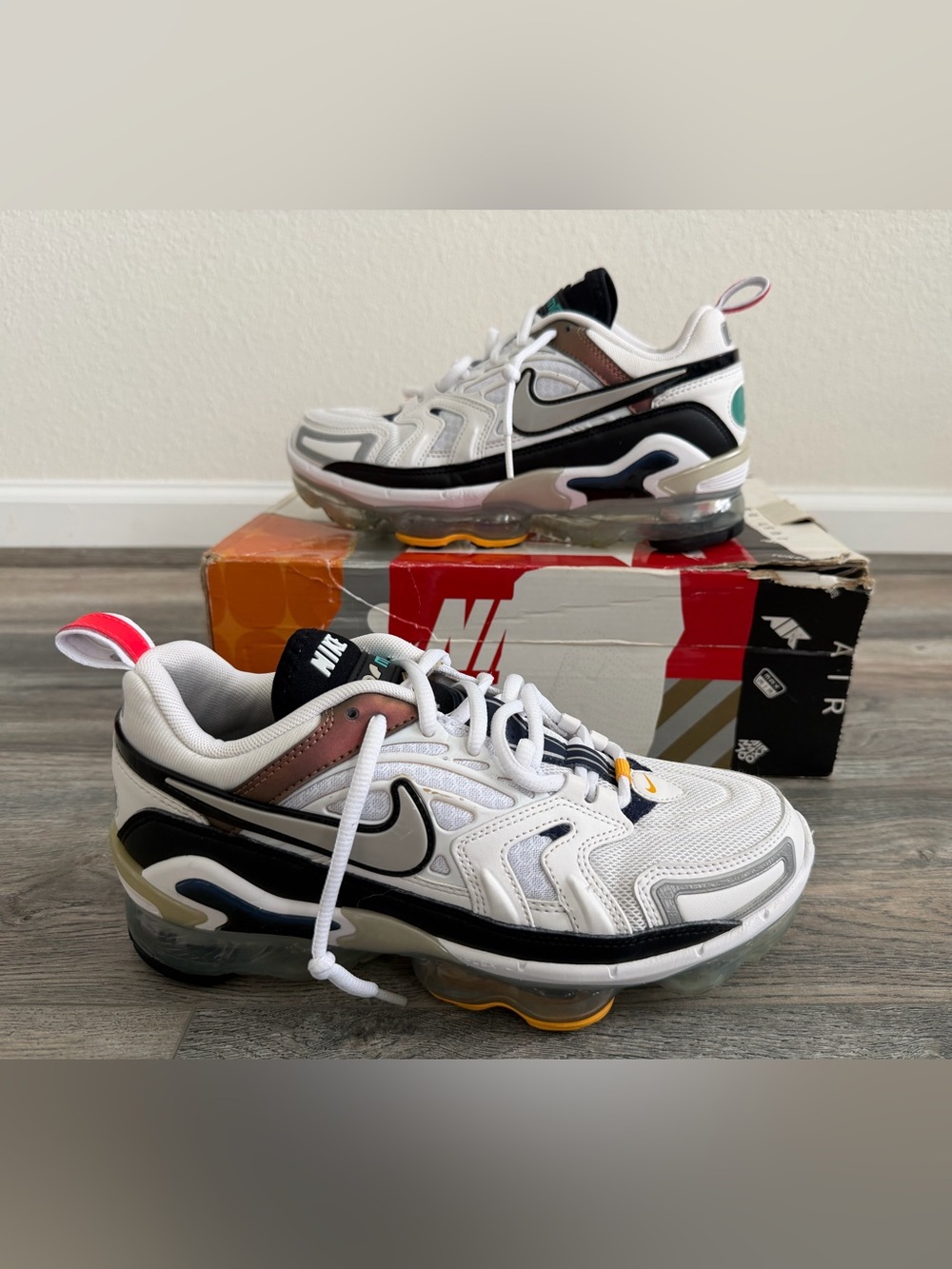 Nike Air VaporMax Evo Sneakers White & Black US 8.5